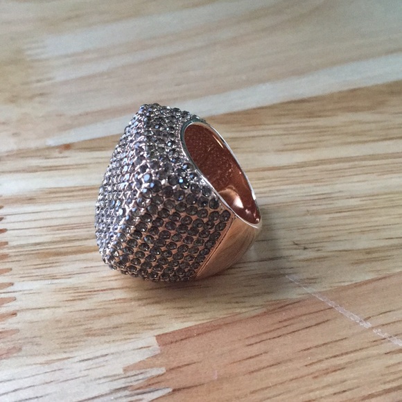 Bejeweled ring - Picture 2 of 6